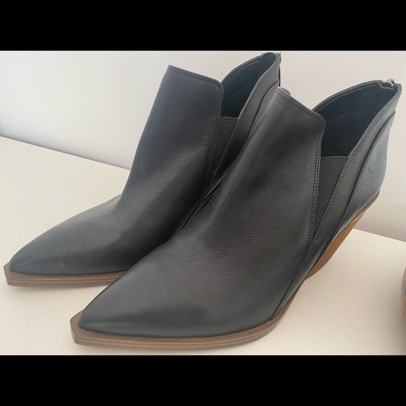 New in Box Vince Camuto Gradina Ankle Boots 9 - Picture 8 of 10